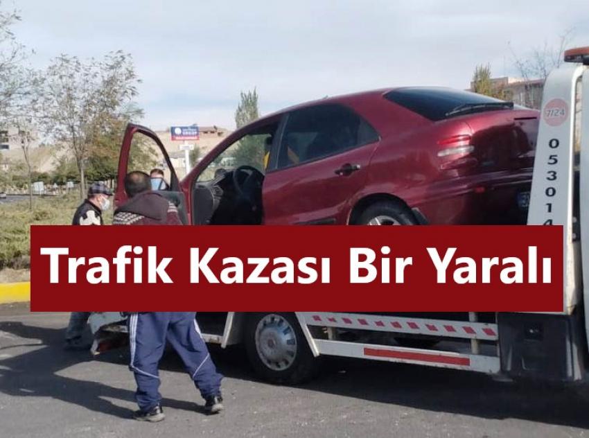 Motosiklet İle Otomobil Çarpıştı 1 Yaralı