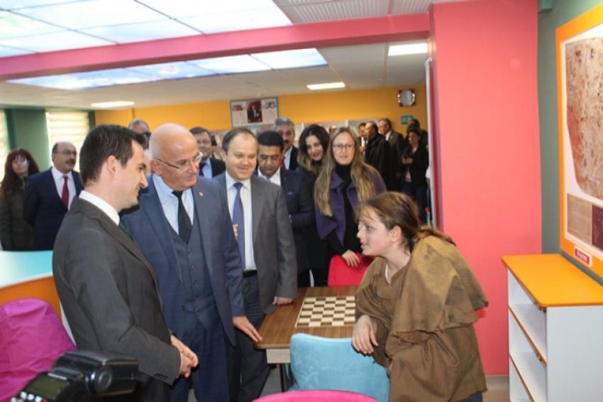 Ürgüp'ün Zenginleştirilmiş İlk Kütüphanesi Açıldı