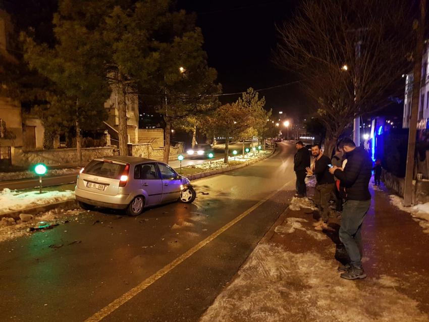 Trafik Kazası Meydana Geldi 2 Yaralı