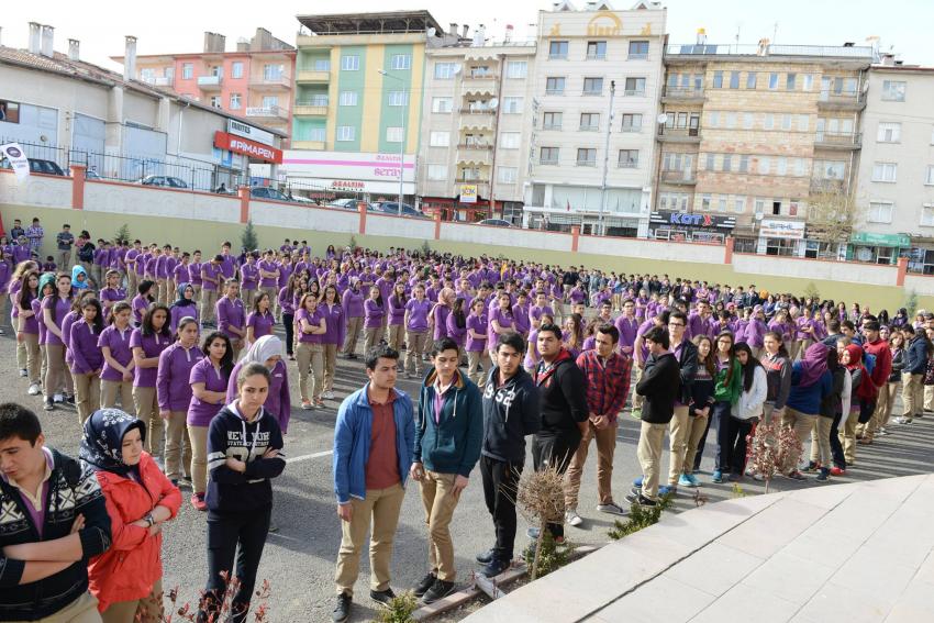 Lise Öğrencilerinden Teröre Tokat Gibi Mesaj