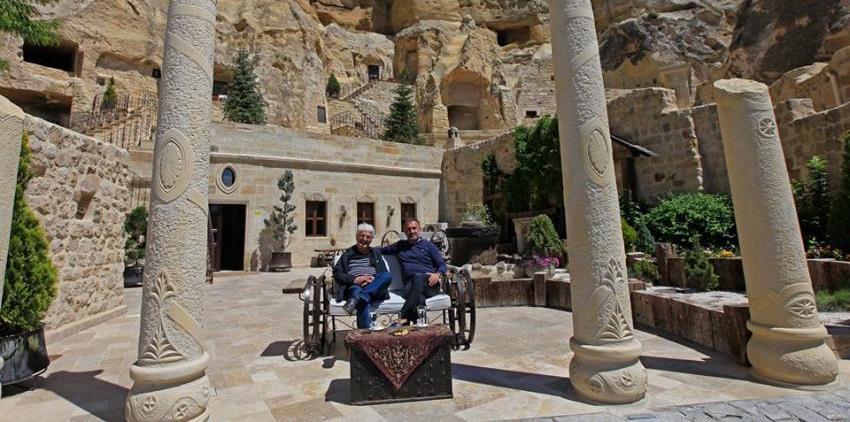 Ünlü Oyuncu Salih Kalyon Yunak Evleri'nde