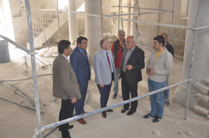 Vali Mehmet Ceylan Tarihi Cami Restorasyon Çalışmalarını İnceledi