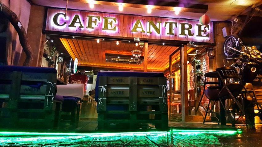 İlklerin Adresi Hiç Şüphesiz “Cafe Antre”