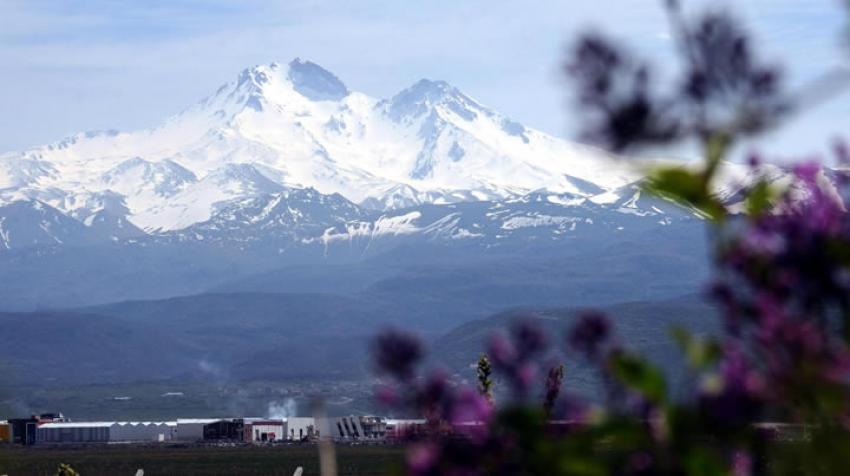Erciyes Dağı'na Kar Yağdı!