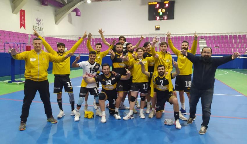 Ürgüpsporlu Efeler liderliğe yükseldi