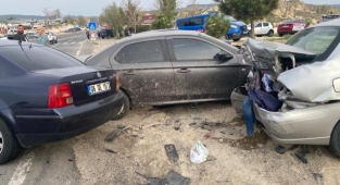 Alkollü Sürücü 3 Araca Çarparak Durabildi