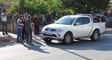 Kamyonetin Çarptığı Küçük Çocuk Metrelerce Uzağa Fırladı