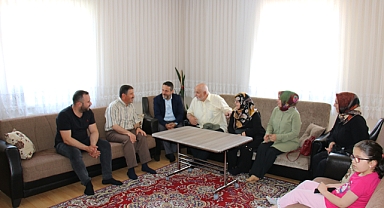 Babalar Günü'nde Şehit Babalarına Anlamlı Ziyaret