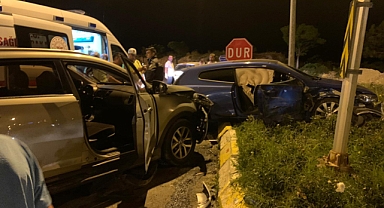Kavşakta Meydana Gelen Kazada 4 Kişi Yaralandı