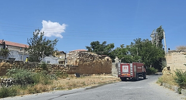 Ev Bahçesinde Çıkan Yangın Kısa Sürede Söndürüldü
