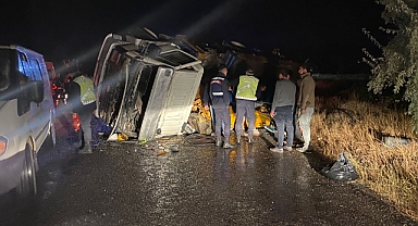 İş Makinesi Devrildi 2 Yaralı