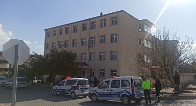 İntihara kalkışan genç kadın ikna edildi