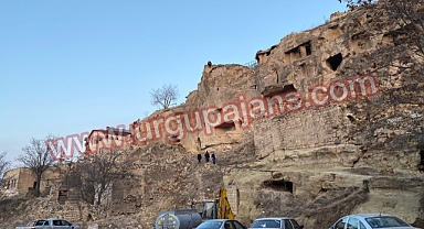 İntihara teşebbüs eden genç kadını jandarmanın müdahalesi kurtardı! (Videolu Haber)