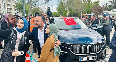 Türkiye'nin yerli otomobili TOGG Nevşehir'de vatandaşlardan büyük ilgi gördü