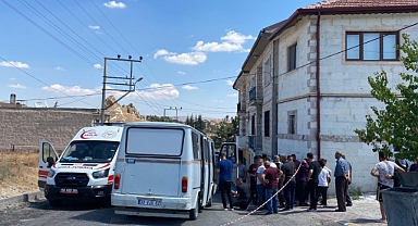 Minibüsün Altında Kalan Yaşlı Kadın Hayatını Kaybetti (videolu haber)