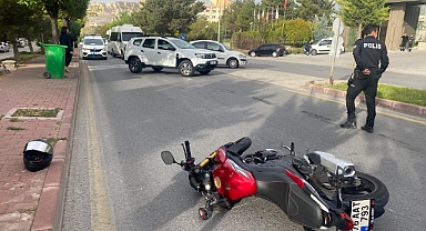 Trafik kazası meydana geldi 1 Yaralı