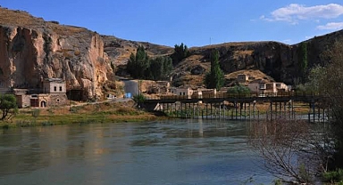 Sarıhıdır’da 2 genç boğulma tehlikesi geçirdi