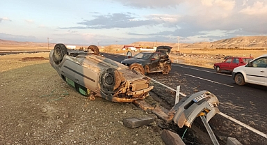 Ürgüp - Kayseri Yolu Sarıhıdır Kavşağında Trafik Kazası: 3 Yaralı