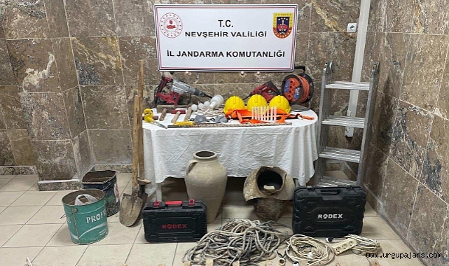Ürgüp'te Kaçak Kazı Yapan 3 Şüpheli Yakalandı 