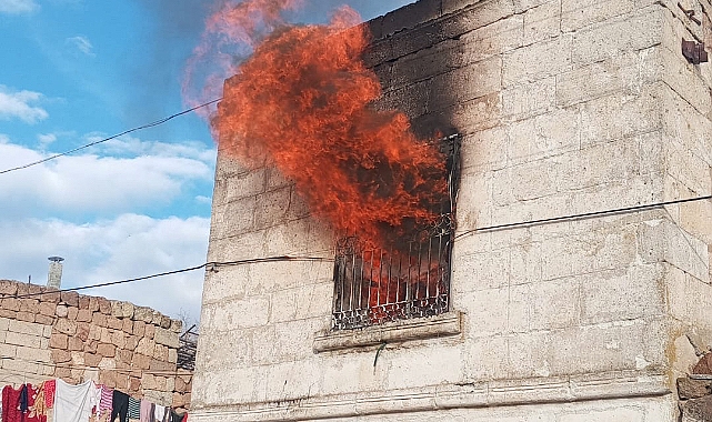 Başdere Köyü’nde Ev Yangını Paniğe Neden Oldu 