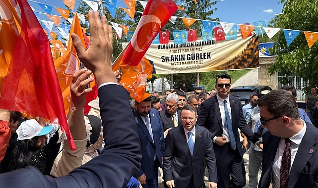 Bakan Gürlek, 'Bir kardeşiniz olarak her zaman yanınızdayız'