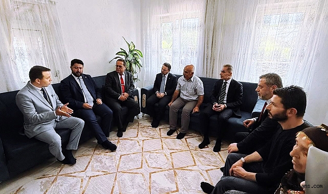 Bakan Gürlek, 'Bir kardeşiniz olarak her zaman yanınızdayız'