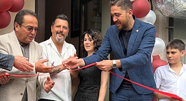 Salon İzz Yeni Yerinde Hizmete Açıldı