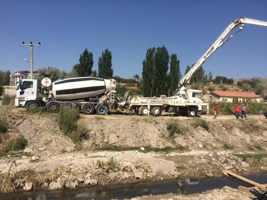 DSİ 12. Bölge Müdürü Okan BAL Taşkın Koruma Kanal İnşaatını Yerinde İnceledi