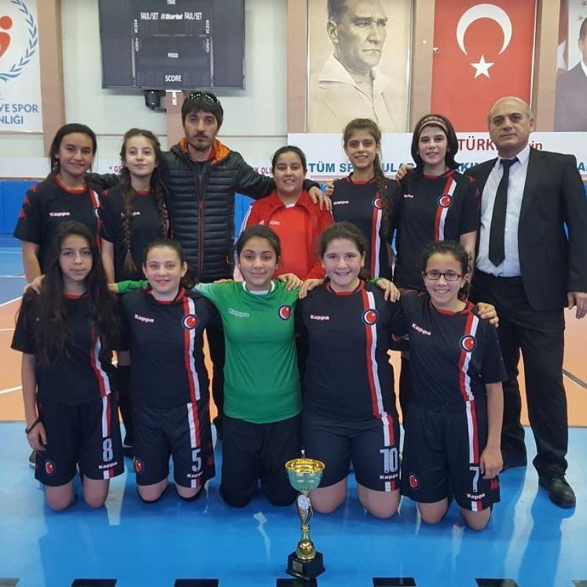 Ürgüp Ortaokulları Futsal'da Derece Yaptı