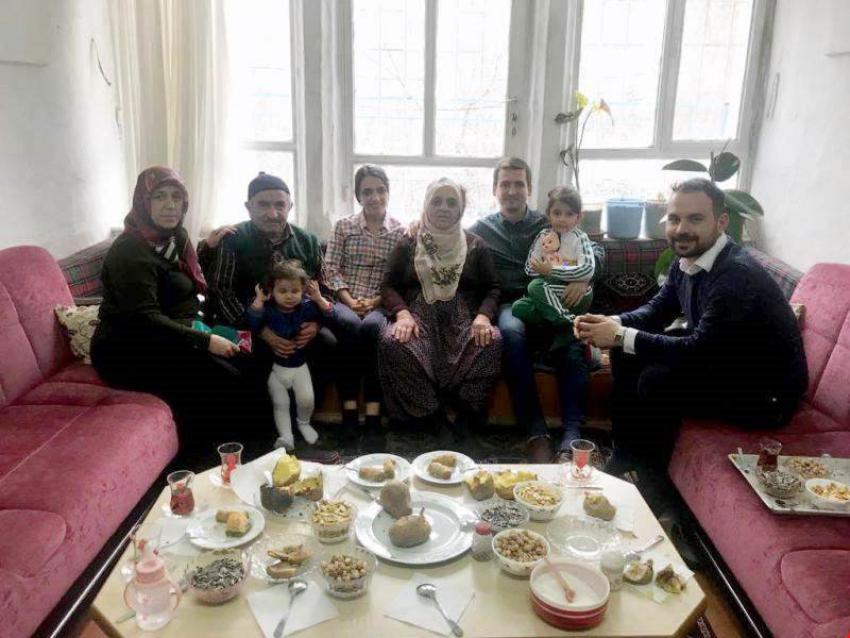Kaymakam Maraşlı ve Eşi Şehit Ailesini Ziyaret Etti