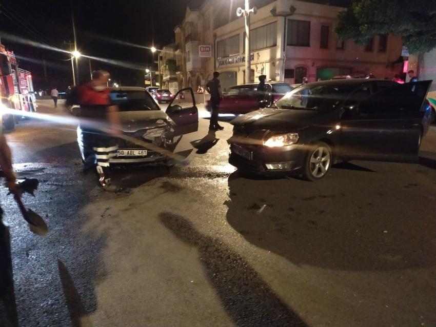 Maddi hasarlı trafik kazası meydana geldi