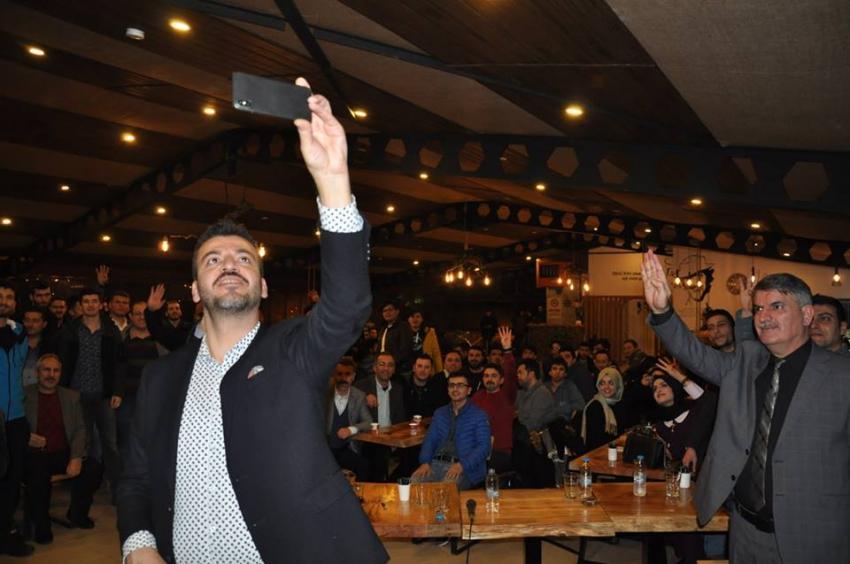 Başkan Adayı Aktürk Gençlerle Buluştu