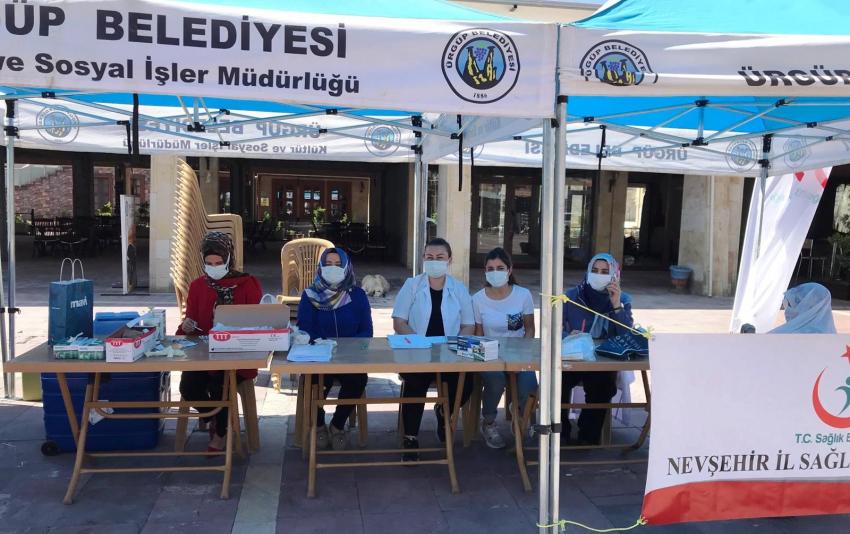 Cumhuriyet Meydanında RANDEVUSUZ Aşılama Başladı