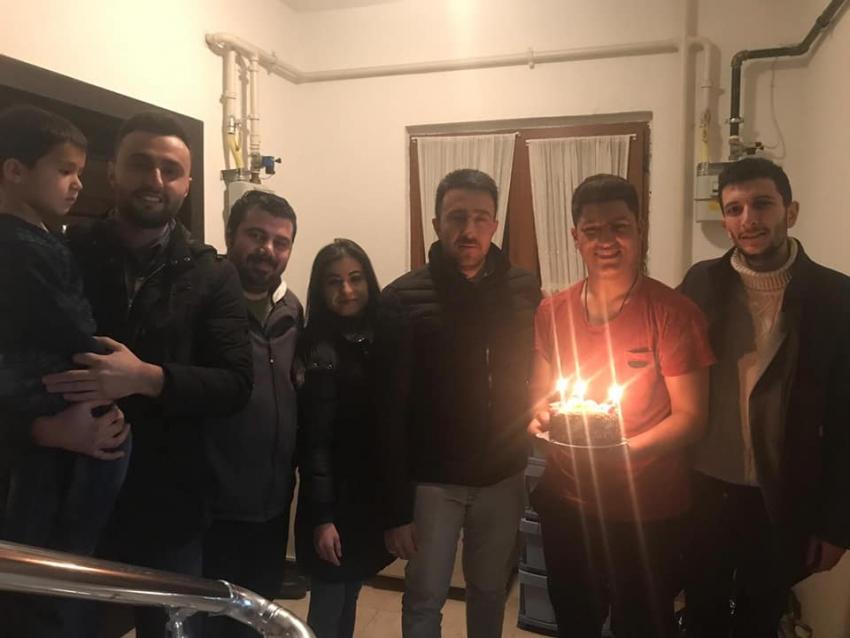 Mehmet Aktürk’ten yeni seçmenlere, ‘doğum günü’sürprizi