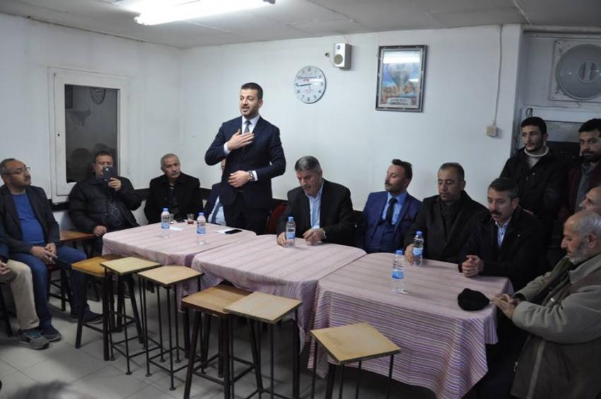 Aktürk’ten Miting Gibi Toplantı