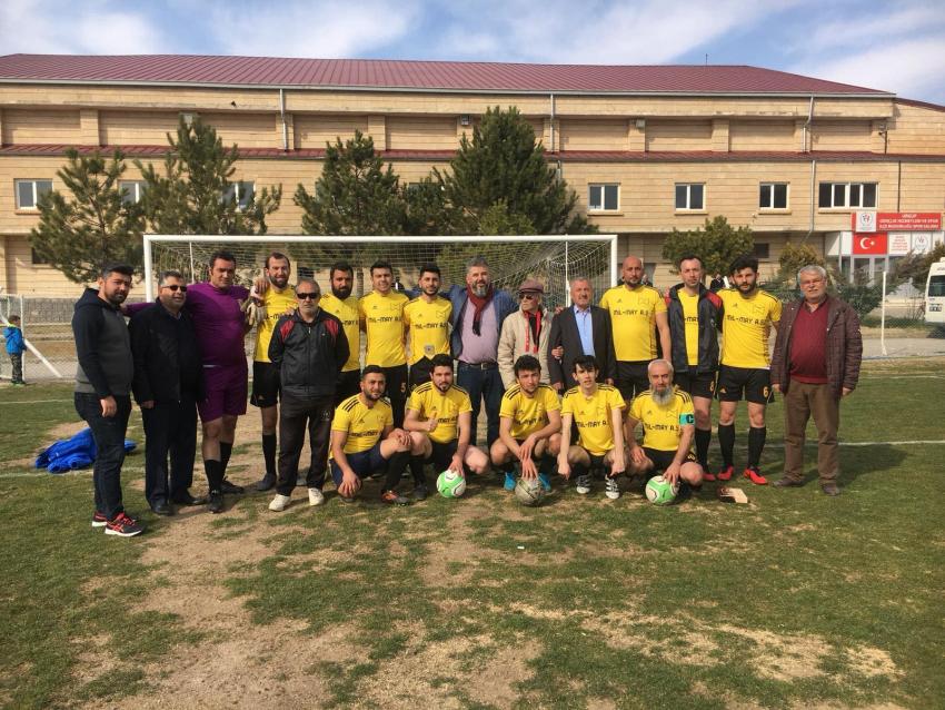 Başkan Genç Takımını Yalnız Bırakmadı