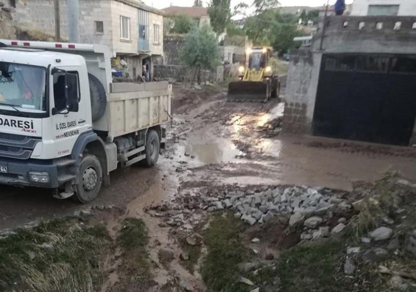 Şiddetli yağış Karakaya köyüne zarar verdi Videolu Haber