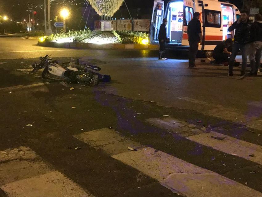 Motosikletle Otomobil Çarpıştı 1 Yaralı