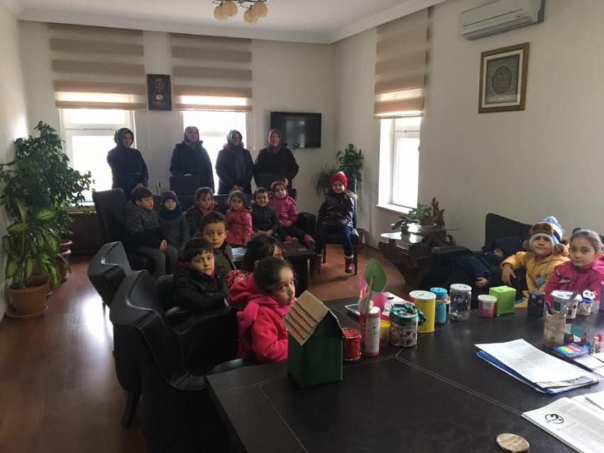 Minik Yüreklerden Yemen'e Yardım