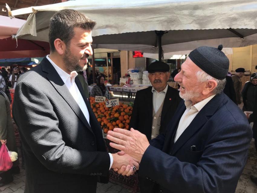 Başkan Aktürk Pazar Yerinde Vatandaşlarla Buluştu
