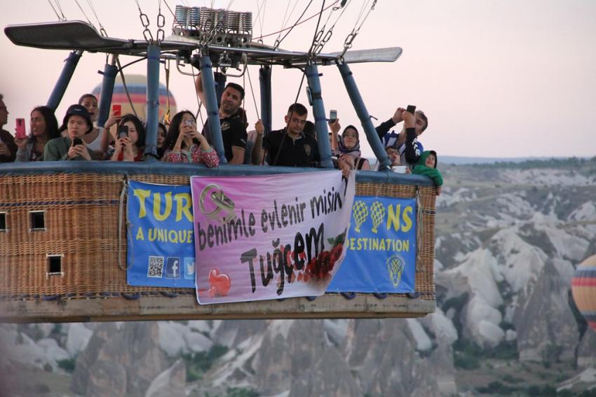 Kapadokya Semalarında Sürpriz Evlilik Teklifi