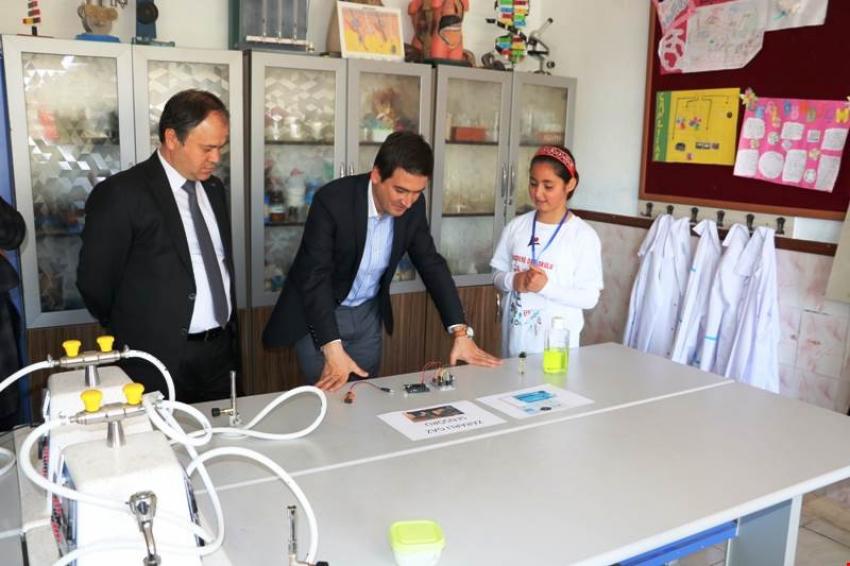 Kaymakam Maraşlı, Başdere Ortaokulu Bilim Fuarına Katıldı