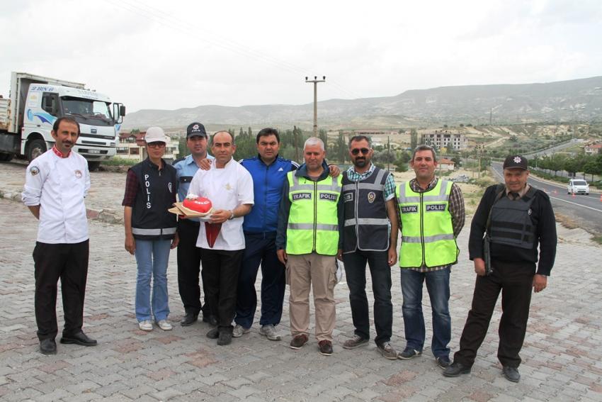 Osbar Eğitim Mutfağından Polislerimize Moral Desteği