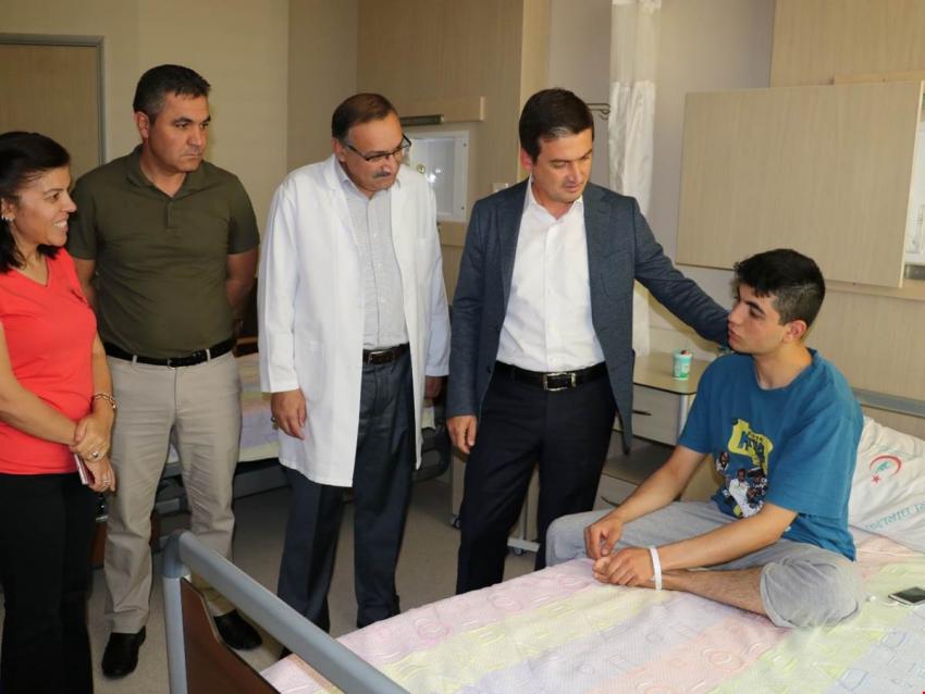 Kaymakam Maraşlı, Tedavi Gören Hastaları Ziyaret Etti