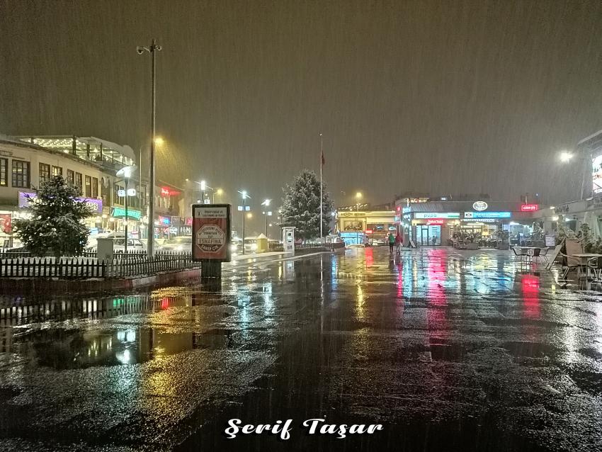 Ürgüp'te Nisan ayında kar yağışı