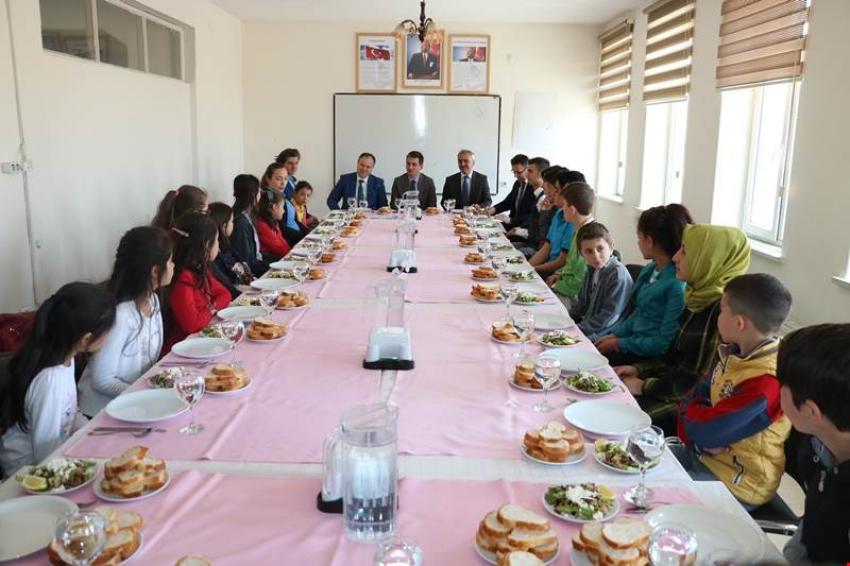 Kaymakam Maraşlı Okul Başkanları İle Yemekli Toplantıda Buluştu