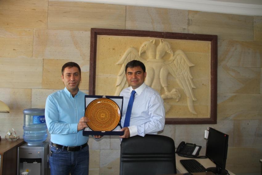 Kaymakam Balcı'dan KAPTAŞ A.Ş'ye Plaket