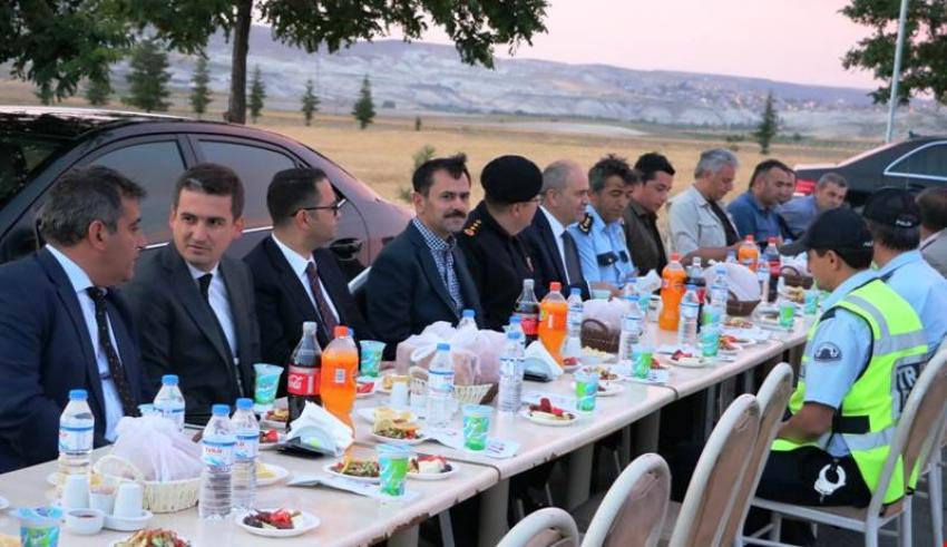 Vali Aktaş Ürgüp Yol Kontrol Uygulama Noktasında İftar Yaptı