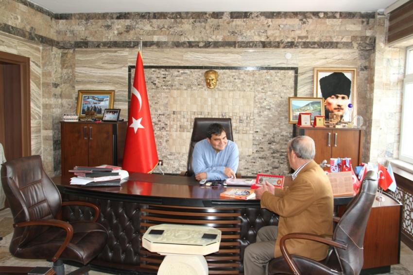 Ali Akuzun’dan Kaymakam Balcı’ya “ Şen Olasın Ürgüp “ Kitabı