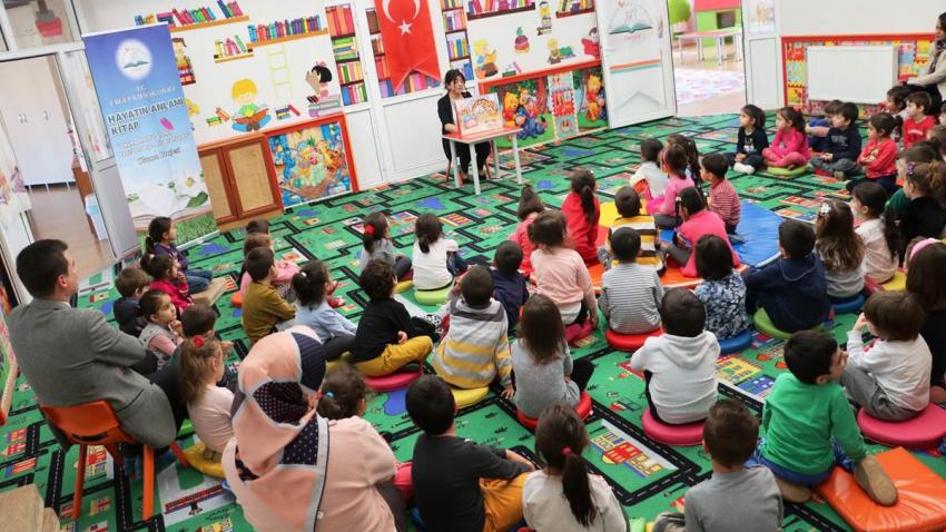 Minik Öğrencilerden Anlamlı Tiyatro Gösterisi